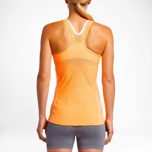 NIKE · PRO HYPERCOOL TANK TOP - Picture 7 of 7